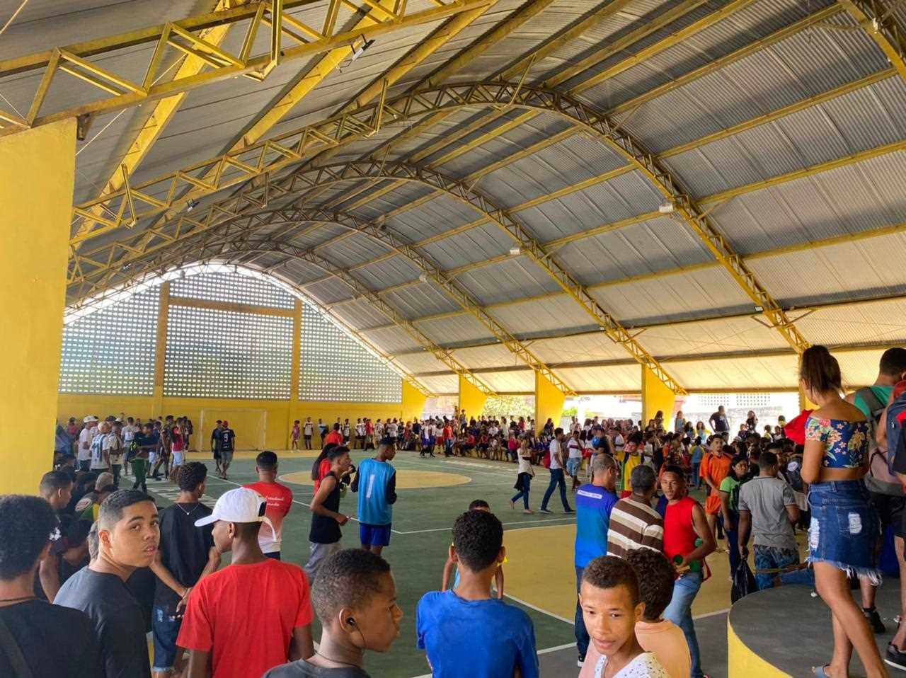 Camacã: Prefeitura faz manutenção de campos de futebol, pinturas em quadras e recebe jogos escolares